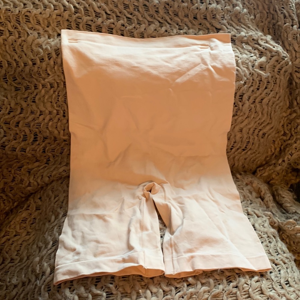 Empatía shapewear NWT